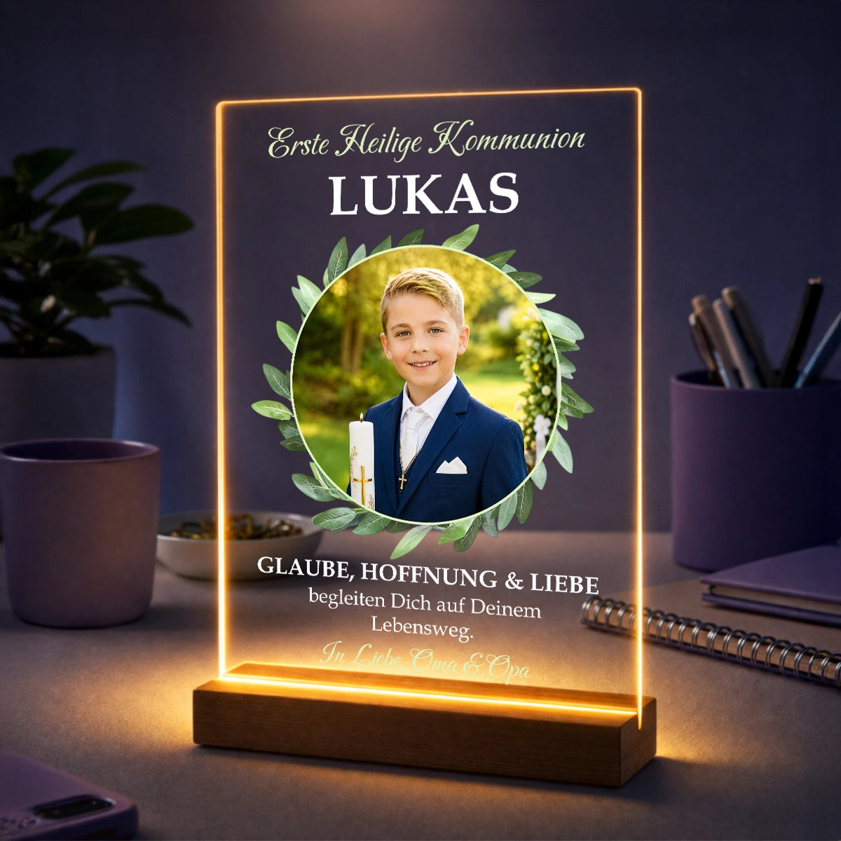 Personalisiertes Foto auf Acrylglas mit Kranz und Kinderfoto - Geschenk zur Kommunion mit Name und Spruch