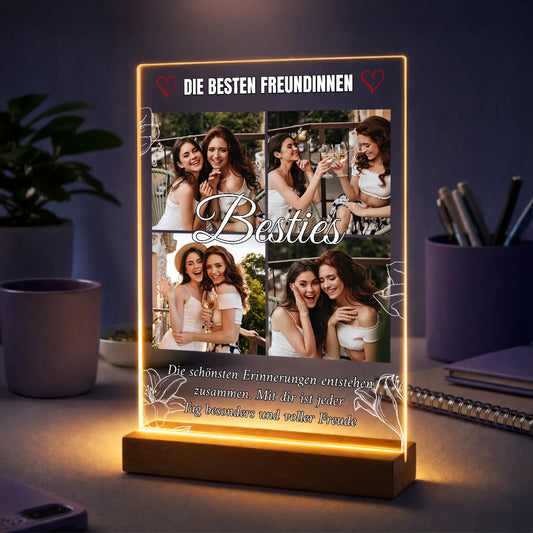 Collage aus 4 Fotos von Freundinnen auf Acrylglas mit Schriftzug „Besties“ und Widmung, personalisiertes Geschenk für eine Freundin