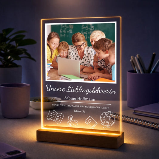 Personalisiertes Foto auf Acrylglas mit Klassenfoto und Schulsymbolen - Geschenk für die Lehrerin mit Name und Dank