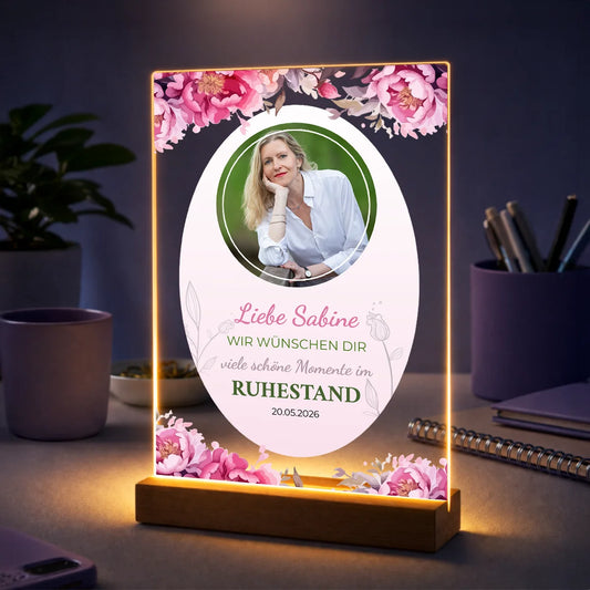 Foto auf Acrylglas mit Blumendekoration und persönlicher Widmung – personalisiertes Ruhestand Geschenk für Frauen